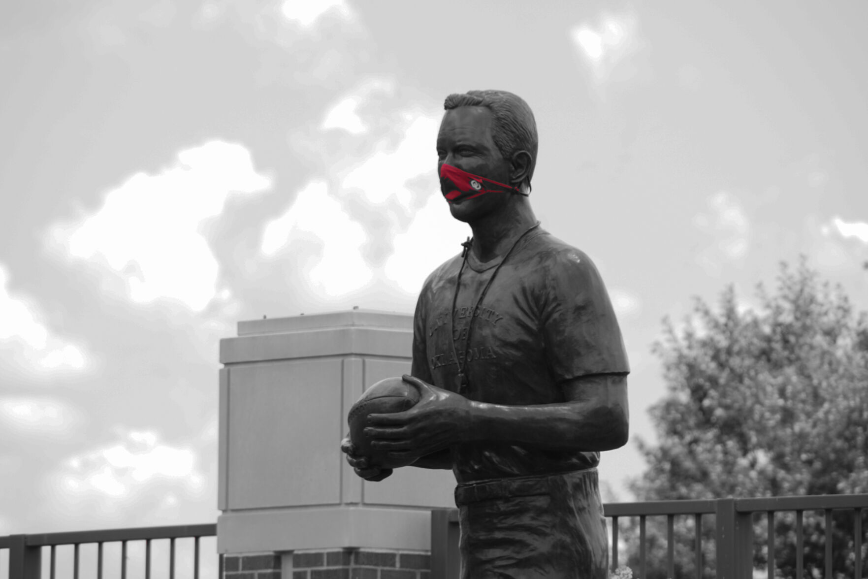 Bud Wilkinson statue